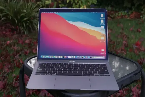 MacBook Air M1 2025 có còn đáng mua ở giá 599 USD? Đây là lý do